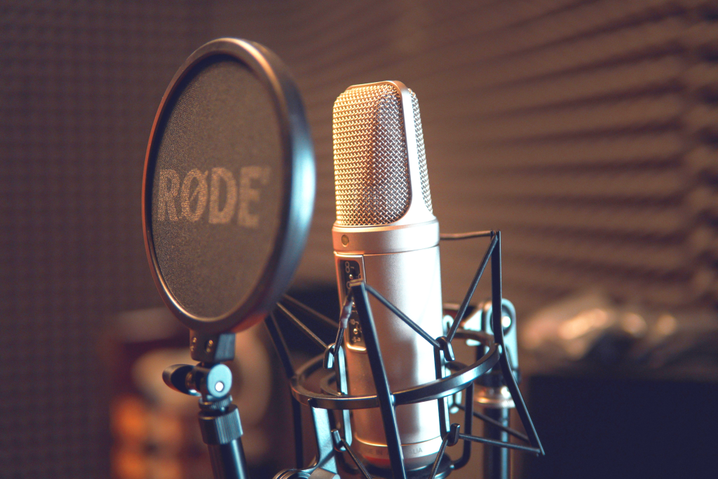 pexels-dmitry-demidov-3783471-1024x683 Nuevo programa juvenil realizado por alumnos de periodismo se suma a la programación  de Radio Universitaria