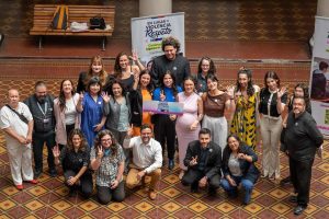 La-discriminacion-y-los-discursos-de-odio-afectan-de-forma-profunda-a-ninas-ninos-y-adolescentes-y-de-especial-manera-cuando-pertenecen-a-la-comunidad-LGTBIQA-y-con-la-campana-En-lugar-de-violenc-300x200 Lanzamiento de campaña de prevención de la violencia enfocada en la niñez y la adolescencia trans