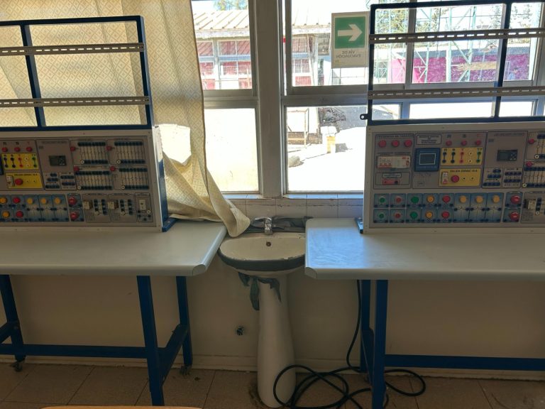 WhatsApp-Image-2025-05-27-at-18.31.44-768x576 Liceo de Andacollo en crisis
