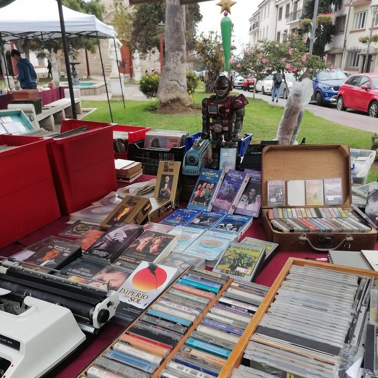 foto-768x768 Feria de Antigüedades da vida al pasado en La Serena